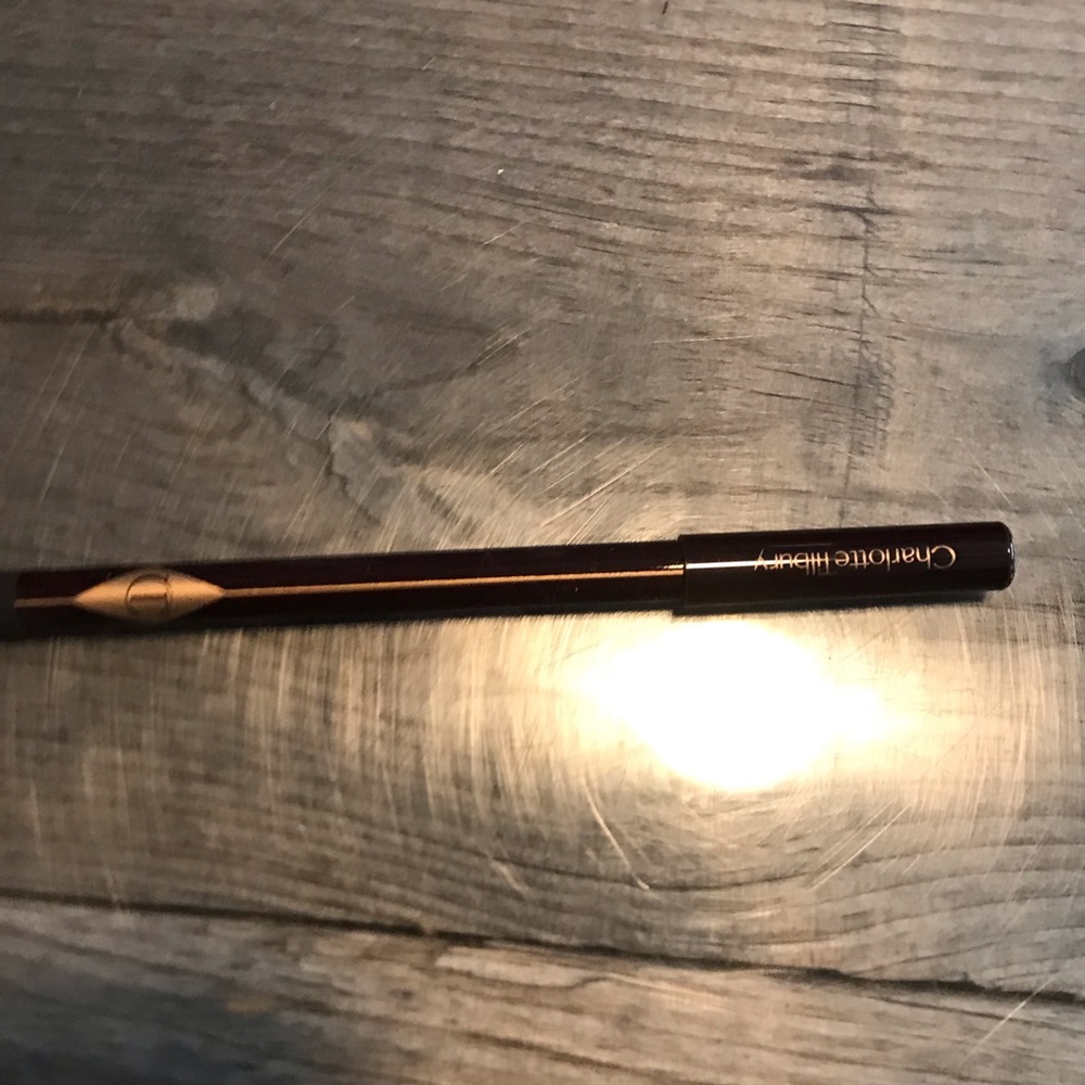 Charlotte Tilbury eye pencil in Verushka Mink